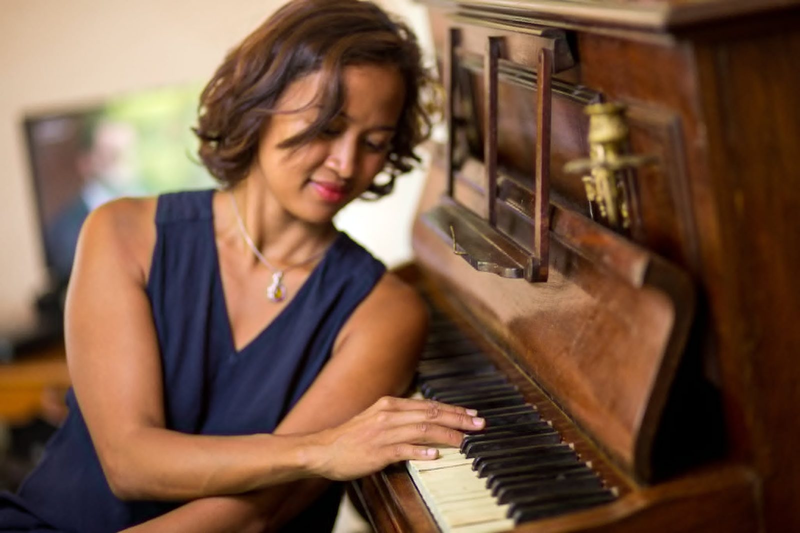 Valérie Raveloson au piano.